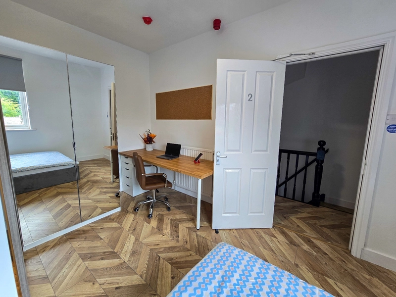 Sherwin Grove, 5-Bed Ensuite Student Home NG7 2EZ - Thumbnail 23